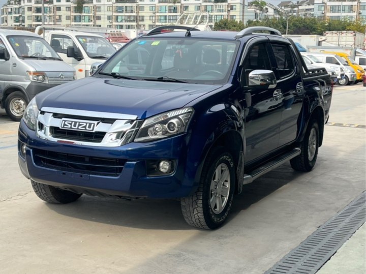 D-MAX 2018款 3.0T四驱自动超豪华型4JJ1-TC HI