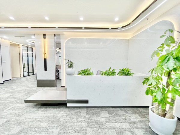 青羊区稀有写字楼（地铁口） 精装3隔间30工位 电梯口户型